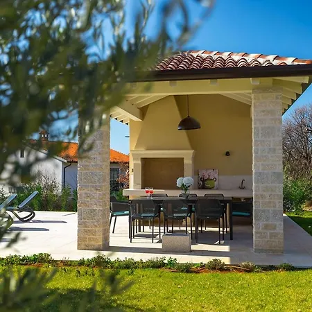 Una Villa *