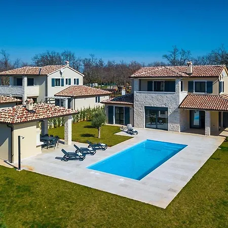 Una Villa Kukci