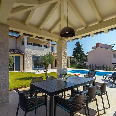 Una Villa *