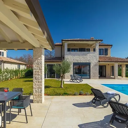 Villa Una